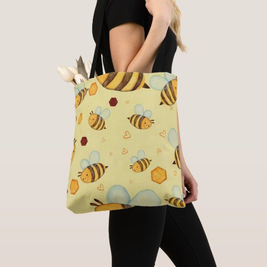 Honey Bees on a Fresh Yellow Background トートバッグ (クローズアップ)