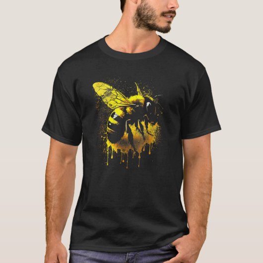 Honeybee and bumble bee for American hive beekeepe Tシャツ (正面)
