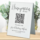 Honeymoon Fund エレガントScript QR Code結婚's テーブルテントサイン<br><div class="desc">ハネムーン基金！書シンプル書はエレガント、このハネムーン結婚ファンドの看板は書でハネムーンエレガントを特徴パーソナライズされた、現金アプリやVenmoのためのQRコード。おカスタマイズ前の名前と日付のエレガントな結婚式のサイン！COPYRIGHT © 2020 Judy Burrows,  Black Dog Art - All Rights Reserved.ハネムーンフエレガントァンドスクリプトQRコードのテー結婚ブルテントサイン</div>