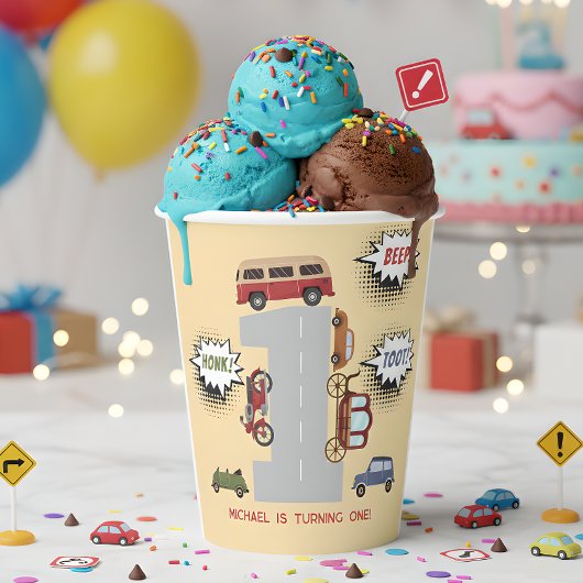 Honk beep toot retro車の最初の男の子の誕生日 紙コップ
