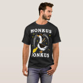 Honkus Ponkus Goose Meme Witch Hat Duck labrador r Tシャツ (正面フル)