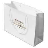 Honoring Our Fallen Heroes / Bolsa de Regalo ラージペーパーバッグ (裏面アングル)