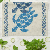 Honuのウミガメのハワイの樹皮布のろうけつ染め-インディゴ キッチンタオル (折り畳み)