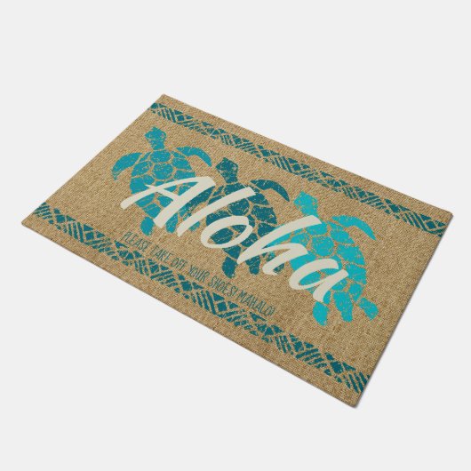 Honuの海の三倍のカメのハワイの樹皮布のティール(緑がかった色) ドアマット (アングル)