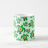 Honu Green Sea Turtles Hibiscus Flowers コーヒーマグカップ (中央)