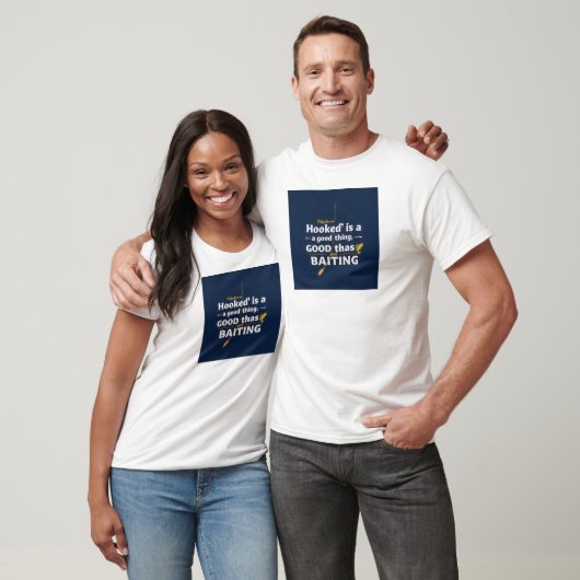Hooked on Adventure T-Shirt Tシャツ (ユニセックス)