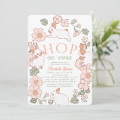 Hop on Over Bunny Boho Floral Girl Baby Shower 招待状 (スタンド正面)