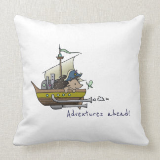 Horatioはハリネズミ前方に枕を冒険します クッション