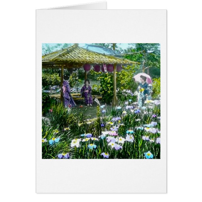 Horikiri Iriisの庭のヴィンテージで休んでいる芸者 (正面)