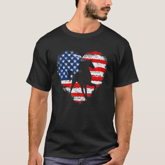 Horse American Flag Heart 4th of July USA Patrioti Tシャツ (正面)