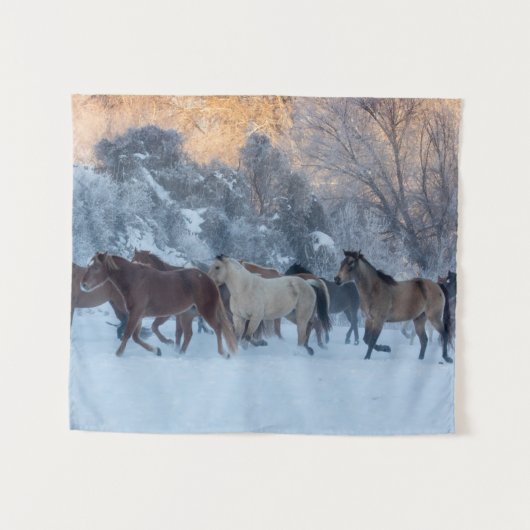 Horse Drive in Winter on Hideout Ranch タペストリー (正面(横))