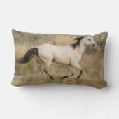 Horse Running Through Prairie Grass ランバークッション (裏面)