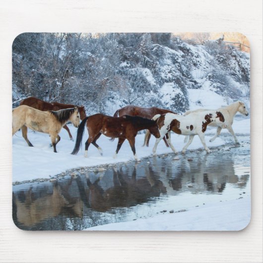 Horses Crossing the Creek マウスパッド (正面)