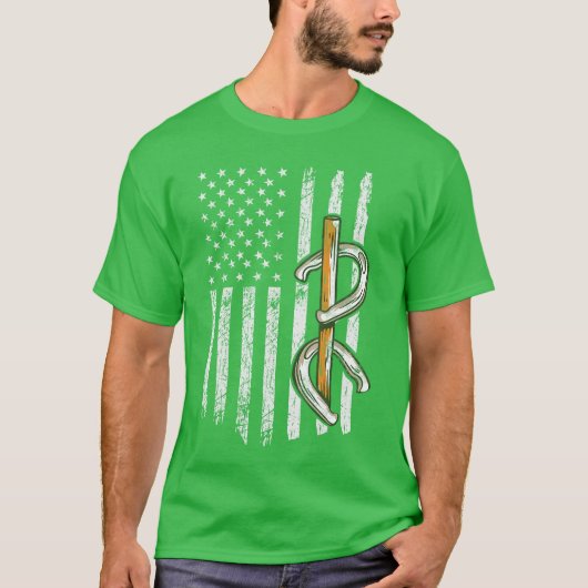 Horseshoe Pitching USA Flag Horseshoehrowing Game  Tシャツ (正面)