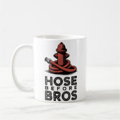 Hose Before Bros | 消防士ユーモアデザイン コーヒーマグカップ (左)