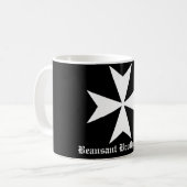 Hospitaller Beausantの同業組合の黒のマグ コーヒーマグカップ (正面左)