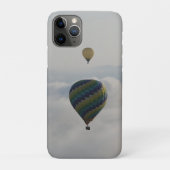 Hot Air Balloon Over Cloudy Tuscan Sky Case-Mate iPhoneケース (裏)
