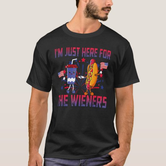 Hot Dog I m Just Here For The Wieners Sausage 4th  Tシャツ (正面)