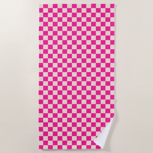 Hot pink and tan checkerboard pattern ビーチタオル (正面)