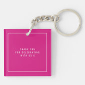 Hot pink lily floral wedding custom guest keepsake キーホルダー (裏面)