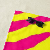 Hot Pink Neon Yellow Zebra Stripe Bold Y2K  ビーチタオル (インサイチュ)