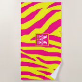 Hot Pink Neon Yellow Zebra Stripe Bold Y2K  ビーチタオル (正面)