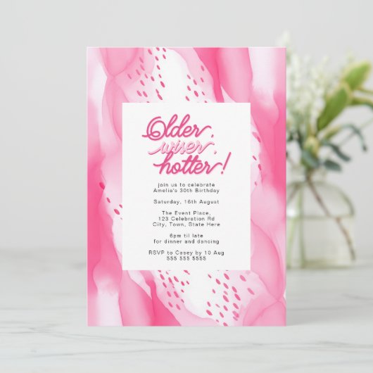 Hot Pink Older, Wiser, Hotter 30th Birthday 招待状 (スタンド正面)