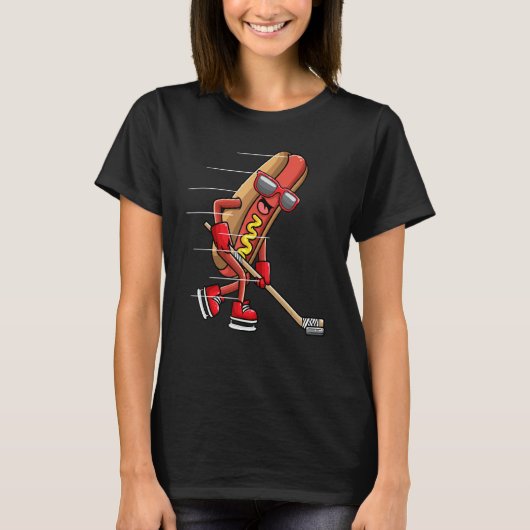 Hotdog In Bread Roll Playing Ice Hockey Sports Pla Tシャツ (正面)