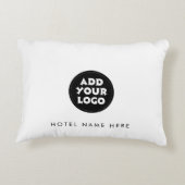 Hotel Name and Logo Guest House アクセントクッション (裏面)