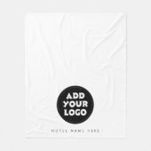 Hotel Name and Logo Guest House フリースブランケット (正面)