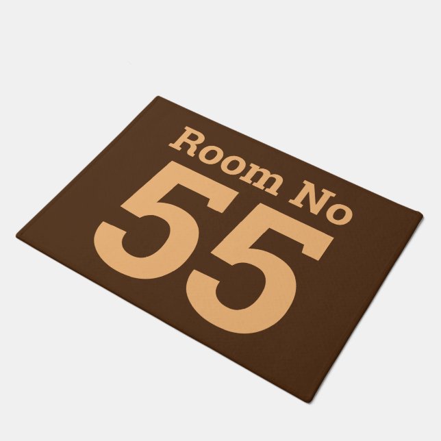 Hotel Room Number in はっきりした on a Doormat ドアマット (アングル)