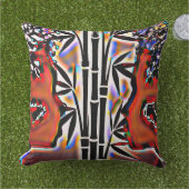 House of Eloise 1913 Throw Pillow アウトドアクッション (芝生)