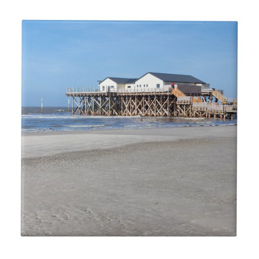 House on stilts at the ビーチof St. Peter Ording タイル (正面)