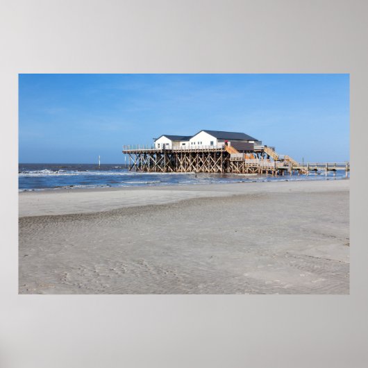 House on stilts at the ビーチof St. Peter Ording ポスター (正面)