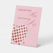 How Many Kisses Bridal Shower Valentine's Game  台座サイン (正面)