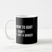 How To Bunt Don't Hit A Dinger Funny Baseball Soft コーヒーマグカップ (左)