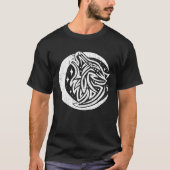 Howling Wolf Moon Nordic Celtic Tribal Occult Wolf Tシャツ (正面)
