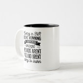 HRで働くのはランニング保育園のようなものだ ツートーンマグカップ (正面左)