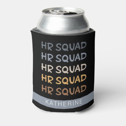 HRカスタム分隊の人事チームのギフト 缶クーラー (缶裏面)