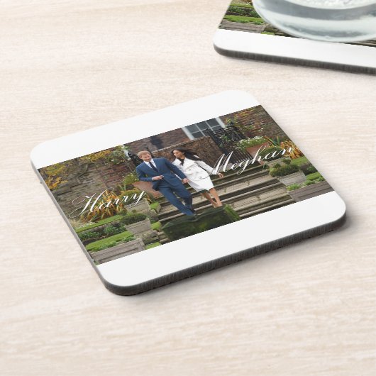 HRHプリンスハリーとメガンマー王室のクル結婚ズ コースター (左側)