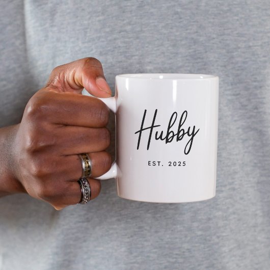 Hubby Black Script Typography Established Year コーヒーマグカップ