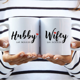 Hubby & WifeyカップルMug (Personalize Hubby) コーヒーマグカップ