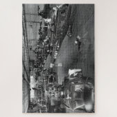 Huey Helicopters Maintenance ジグソーパズル (縦)