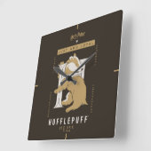 HUFFLEPUFF™ハウスジャスト&ロイヤル スクエア壁時計 (傾斜)