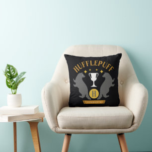 HUFFLEPUFF™バッジャー&カップハウスプライドグラフィック クッション