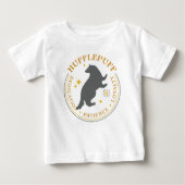 HUFFLEPUFF™ Badger House Pride Badge ベビーTシャツ (正面)