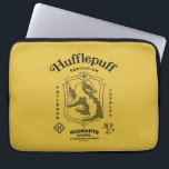 HUFFLEPUFF™ Dedication Patience Loyalty Crest ラップトップスリーブ<br><div class="desc">Celebrate loyalty, patience, and unwavering dedication with this bold Hufflepuff™ crest design. Featuring the proud badger set within a classic shield, this striking artwork highlights the house’s defining traits — Dedication, Patience, and Loyalty — in a timeless, vintage-inspired layout. Rendered in signature house colors with detailed linework and subtle magical...</div>