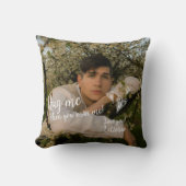 Hug Me Boyfriend クッション (正面)