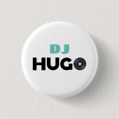 Hugo DJ 缶バッジ (正面)
