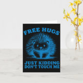 Hugs Just Kidding Don't Touch Me Hedgehog Funny Sa カード (黄色い花)